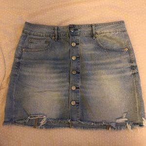 Buttoned down denim skirt